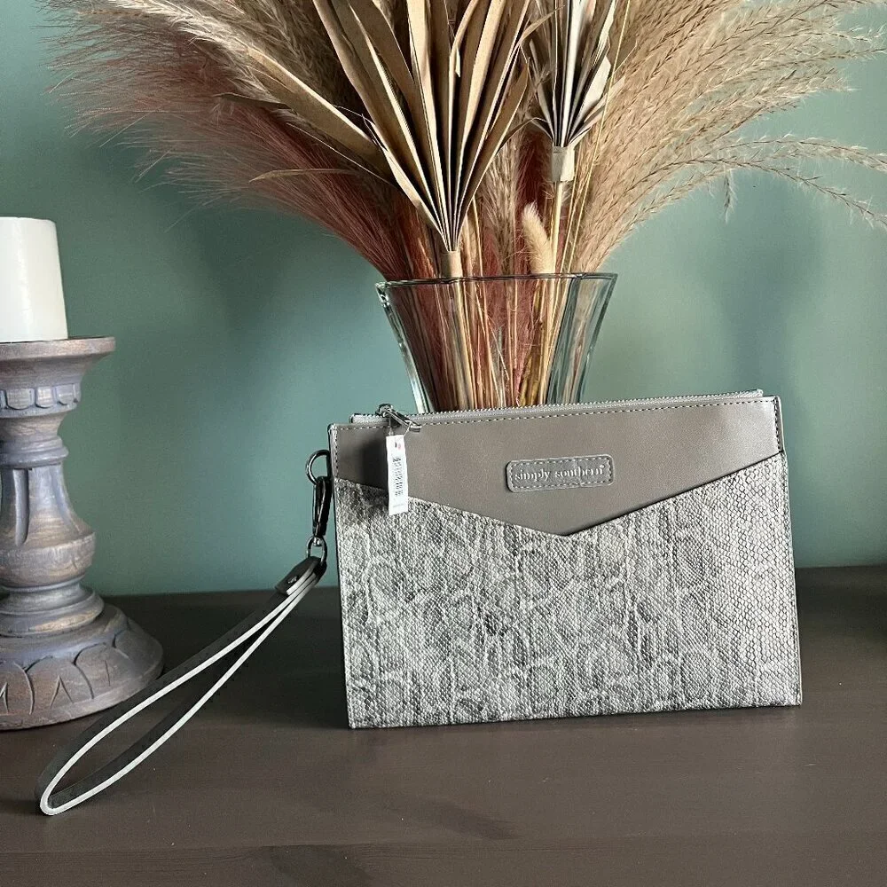 NWT Simply Southern Snakeskin Wristlet Clutch Gray Snakeskin Animal Print Wallet